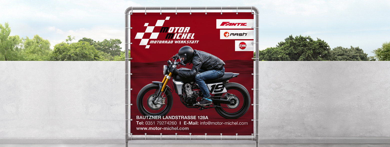 Motor Michel, Tankstellenbanner